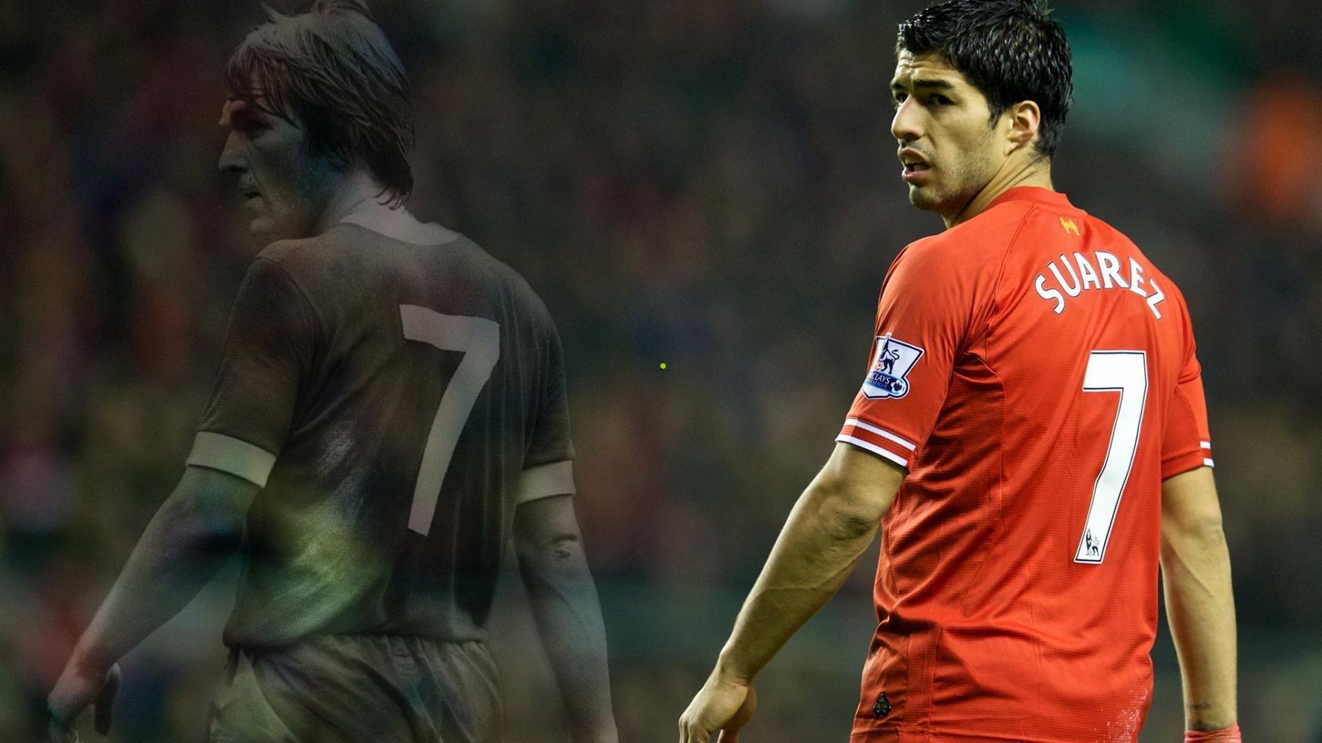 亚洲足球新王加冕，马德兴代表体坛向阿菲夫颁发2024亚洲金球奖